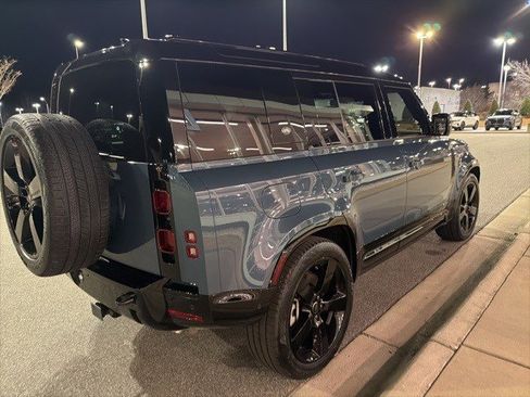 Used 2024 Land Rover Defender 110 X-Dynamic SE image 5