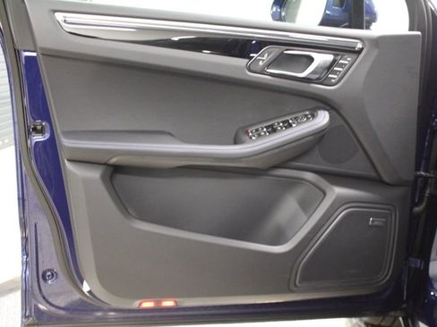 New 2026 Porsche Macan S image 15