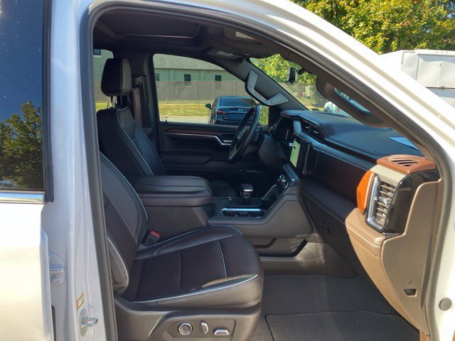 Used 2024 GMC Sierra 1500 Denali w/ Denali Reserve Package AWD/4WD image 11