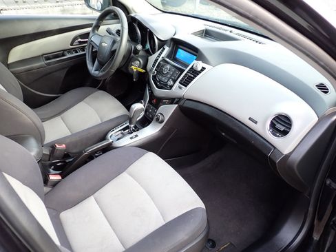 Used 2012 Chevrolet Cruze LS image 6