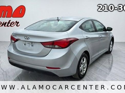 Used 2014 Hyundai Elantra SE image 5