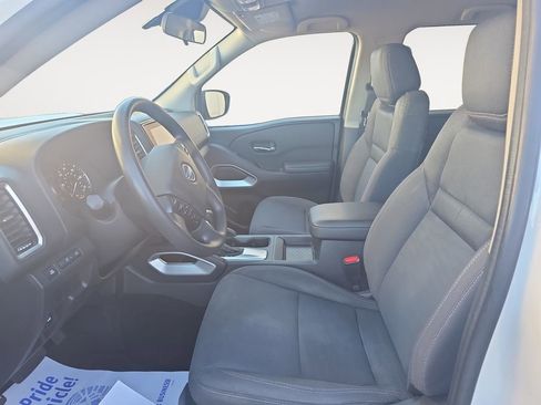 Used 2022 Nissan Frontier SV image 9