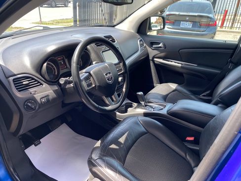 Used 2015 Dodge Journey Crossroad w/ Flexible Seating Group FWD image 3