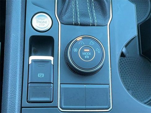 Used 2022 Volkswagen Atlas SE image 24