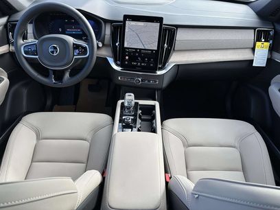 New 2026 Volvo XC90 T8 Plus w/ Protection Package Premier