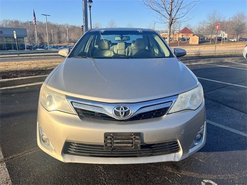 Used 2014 Toyota Camry XLE image 5