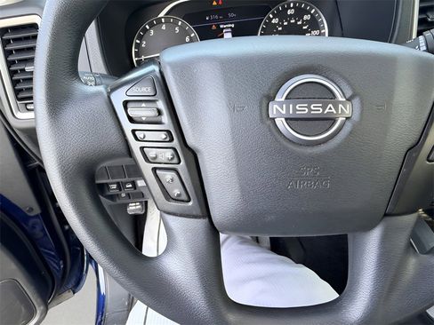 Used 2022 Nissan Frontier SV image 25