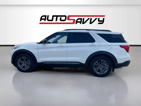 Used 2023 Ford Explorer XLT w/ Equipment Group 202A AWD/4WD image 4