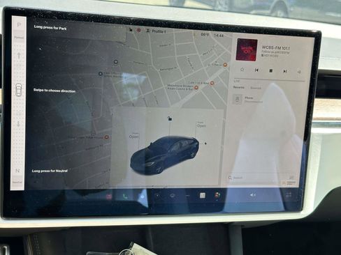 Used 2022 Tesla Model S AWD/4WD image 23