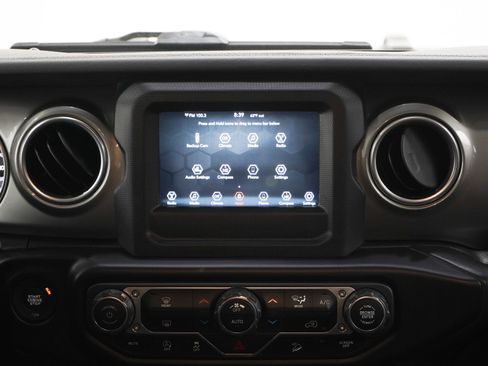 Used 2020 Jeep Wrangler Unlimited Sahara AWD/4WD image 15