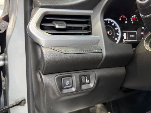 Used 2017 GMC Acadia SLE w/ Driver Alert Package I AWD/4WD image 23