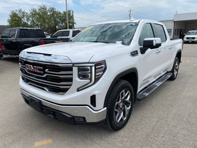 Used 2023 GMC Sierra 1500 SLT AWD/4WD image 2