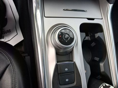Used 2020 Ford Explorer XLT w/ Equipment Group 202A AWD/4WD image 15