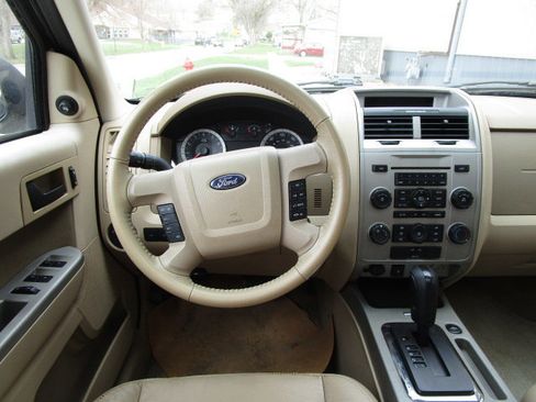 Used 2010 Ford Escape XLT AWD/4WD image 12