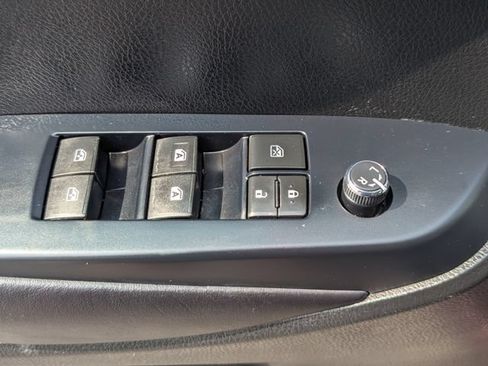 Used 2019 Toyota Highlander XLE AWD/4WD image 21