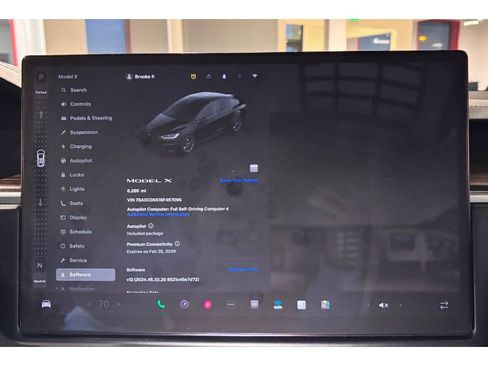 Used 2025 Tesla Model X image 27