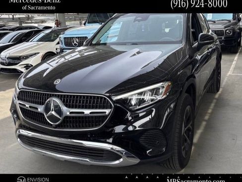 Used 2025 Mercedes-Benz GLC 350e 4MATIC image 1