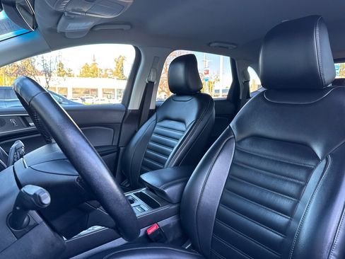 Used 2022 Ford Edge SEL image 21