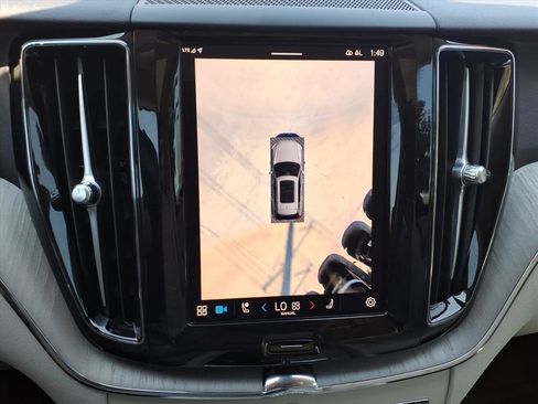 Used 2024 Volvo XC60 B5 Plus w/ Protection Package Premier image 9