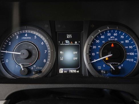 Used 2020 Toyota Sienna L image 25