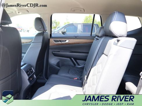 Used 2026 Volkswagen Atlas SE AWD/4WD image 18