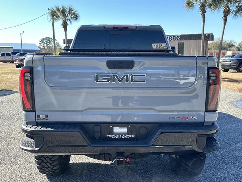 Used 2024 GMC Sierra 2500 AT4X image 5