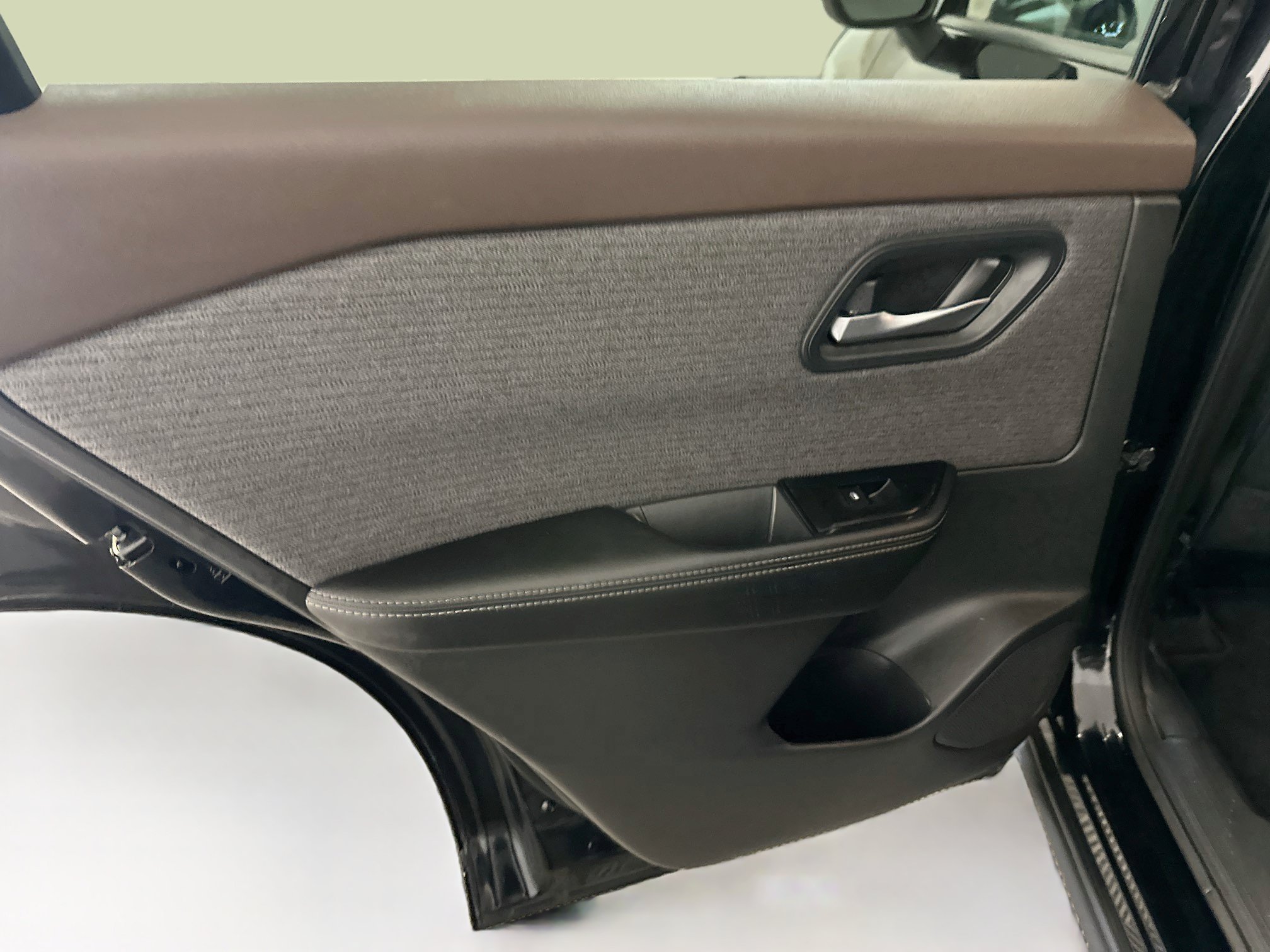 Used 2023 Nissan Rogue SV AWD/4WD image 26
