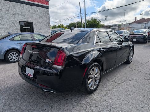 Used 2019 Chrysler 300 Limited AWD/4WD image 6