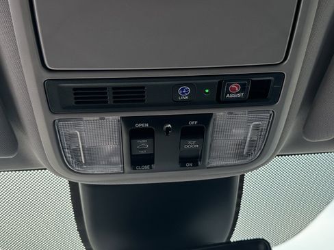 Used 2023 Honda Odyssey Elite image 37