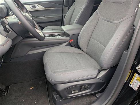 New 2026 Ford Explorer Active image 4