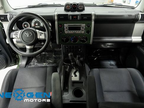 Used 2014 Toyota FJ Cruiser 4WD image 11