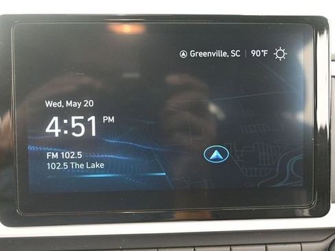 Used 2024 Hyundai Venue Limited FWD image 14