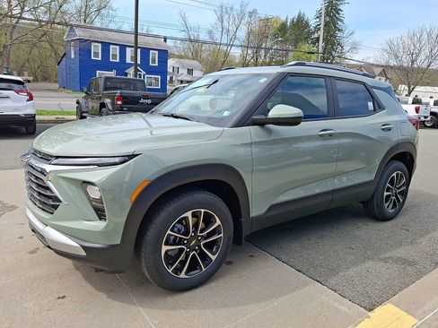 New 2026 Chevrolet TrailBlazer LT w/ Convenience Package image 3