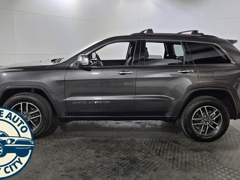 Used 2019 Jeep Grand Cherokee Limited AWD/4WD image 4