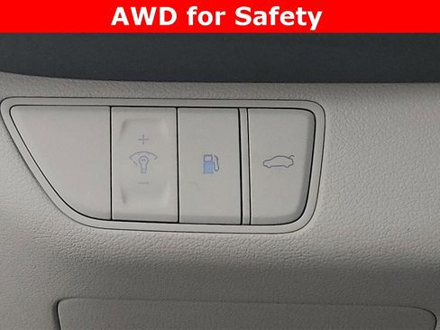 Used 2022 Genesis G70 2.0T image 16