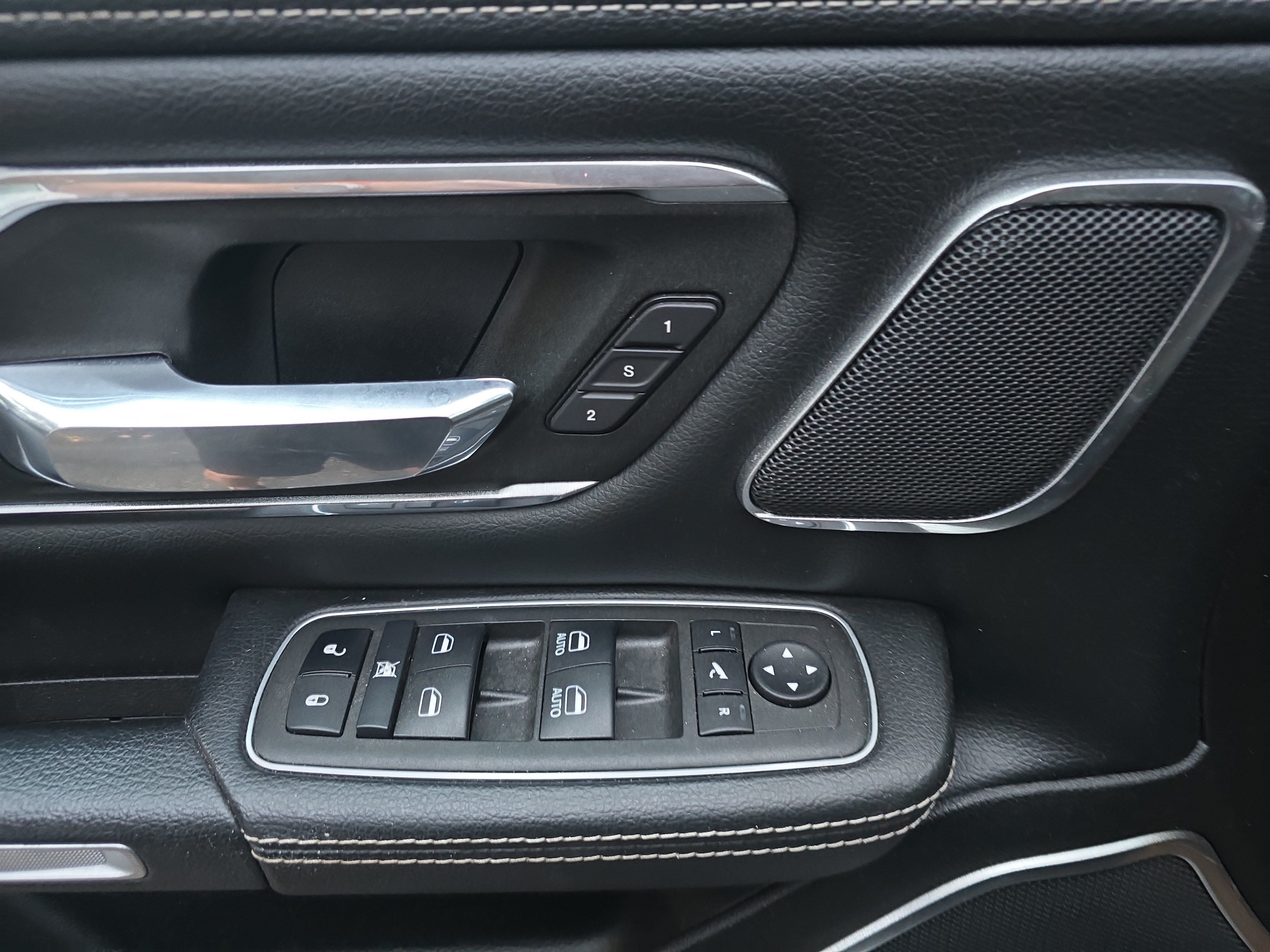 Used 2023 RAM 1500 Laramie AWD/4WD image 19