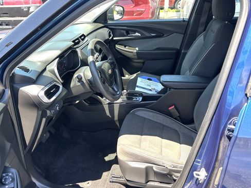Used 2021 Chevrolet TrailBlazer LS AWD/4WD image 12