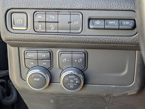 Used 2021 GMC Yukon XL Denali AWD/4WD image 24