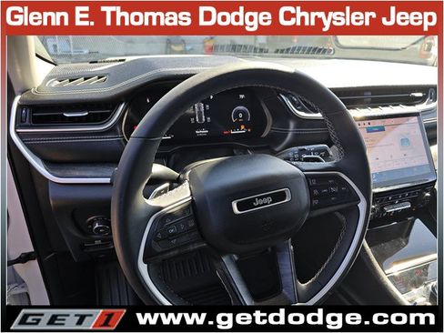 Certified 2023 Jeep Grand Cherokee Limited w/ Luxury Tech Group II AWD/4WD image 16