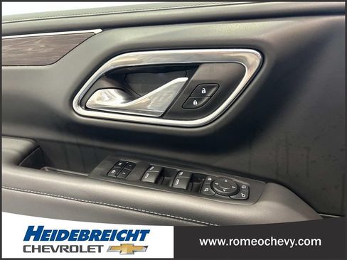 Used 2024 Chevrolet Tahoe LT w/ Luxury Package AWD/4WD image 11
