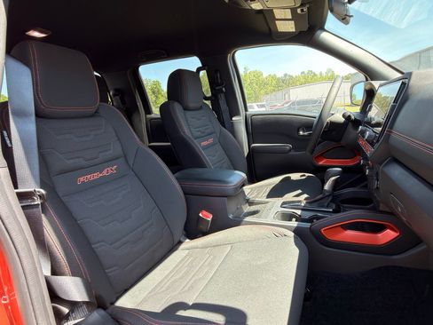 Used 2025 Nissan Frontier PRO-4X w/ Pro Convenience Package image 15