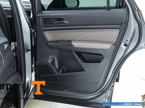 Used 2023 Volkswagen Atlas Cross Sport SE w/ Panoramic Sunroof Package FWD image 31