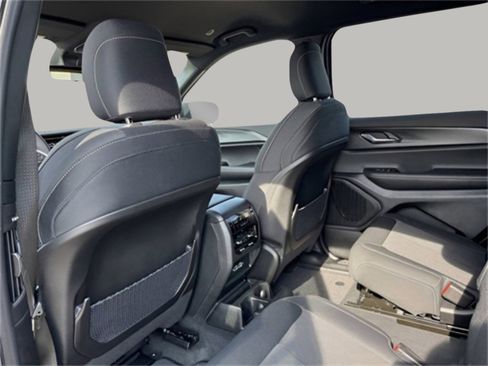 New 2025 Jeep Grand Cherokee L Laredo image 23