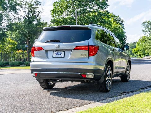 Used 2017 Honda Pilot Elite image 6