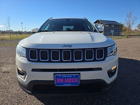 Used 2020 Jeep Compass Latitude image 2