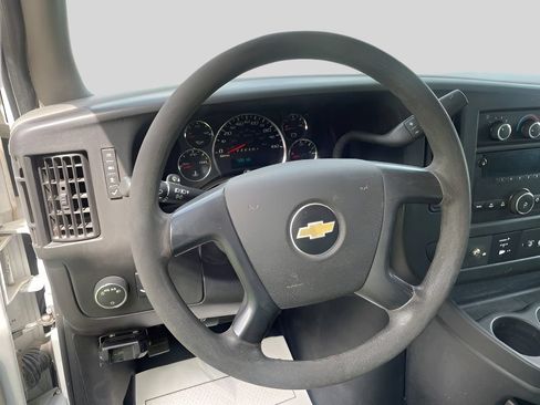 Used 2014 Chevrolet Express 3500 Extended RWD image 10