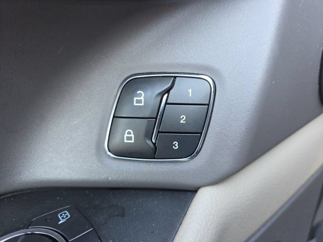 Used 2019 Ford Expedition XLT w/ Equipment Group 202A RWD image 23