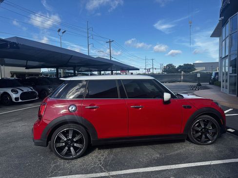 Used 2023 MINI Cooper S FWD image 2