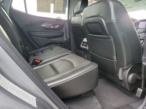 Used 2024 GMC Terrain SLT image 24