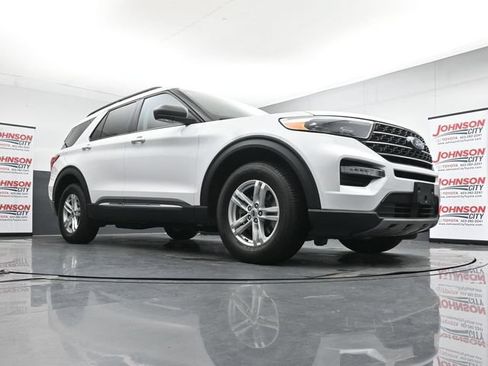 Certified 2024 Ford Explorer XLT w/ Equipment Group 202A AWD/4WD image 29